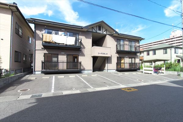 全室角部屋３面採光♪広大川のせせらぎを身近に感じる、やすらぎの住空間♪３口グリル付きシステムキッチン！