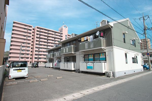 ＪＲ呉線新広駅より徒歩５分で通勤・通学便利な立地♪全戸角部屋！南向きで日当り良好！